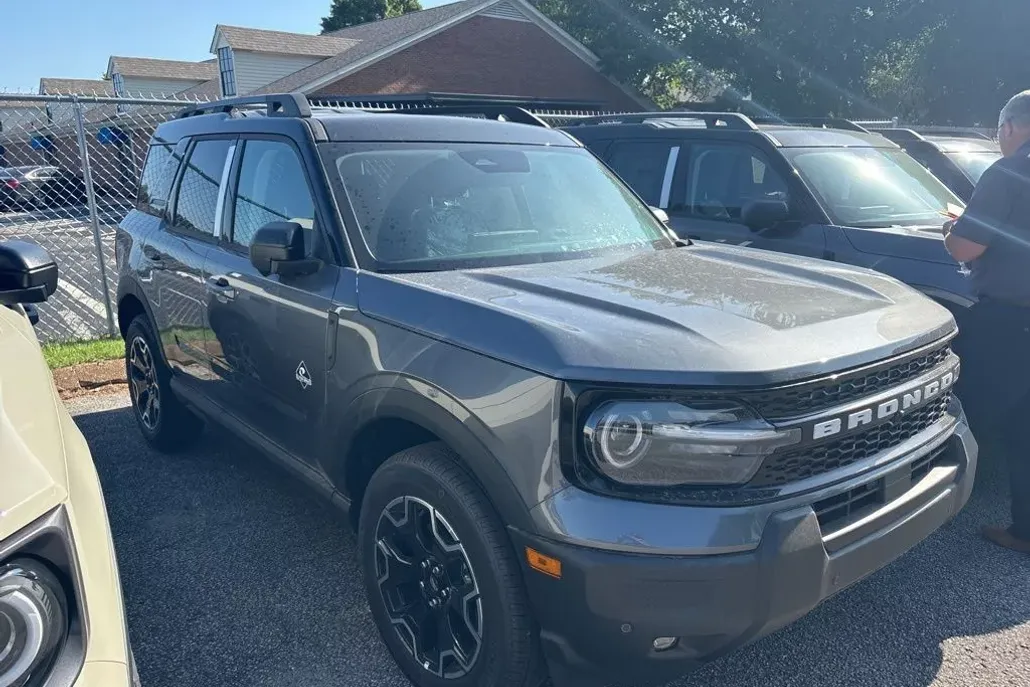 2025 Ford Bronco Sport Outer Banks photo 1