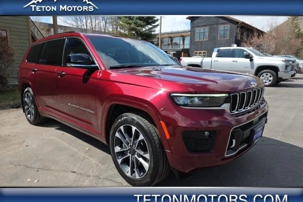 2023 Jeep Grand Cherokee Overland photo 1