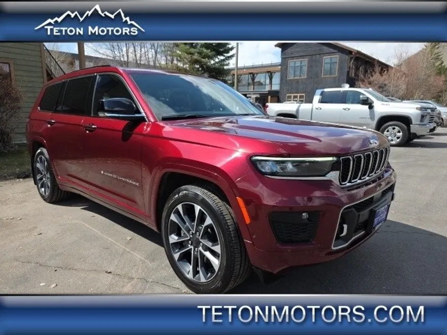 2023 Jeep Grand Cherokee Overland photo 1