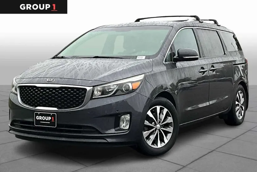 2017 Kia Sedona SX photo 1