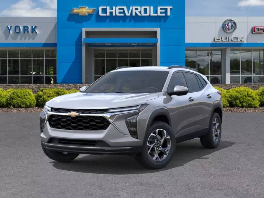 2025 Chevrolet Trax LT photo 1