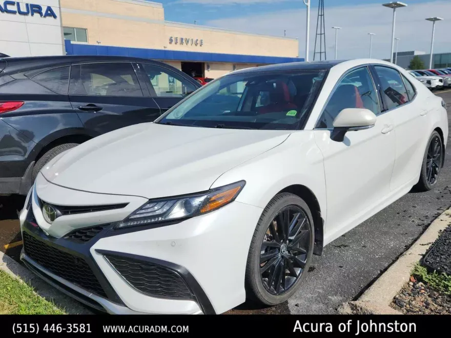 2023 Toyota Camry SE photo 1