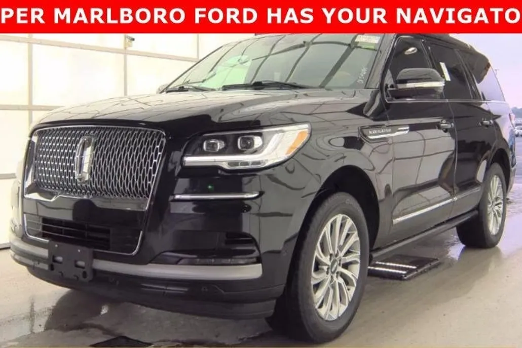 2022 Lincoln Navigator Standard photo 1