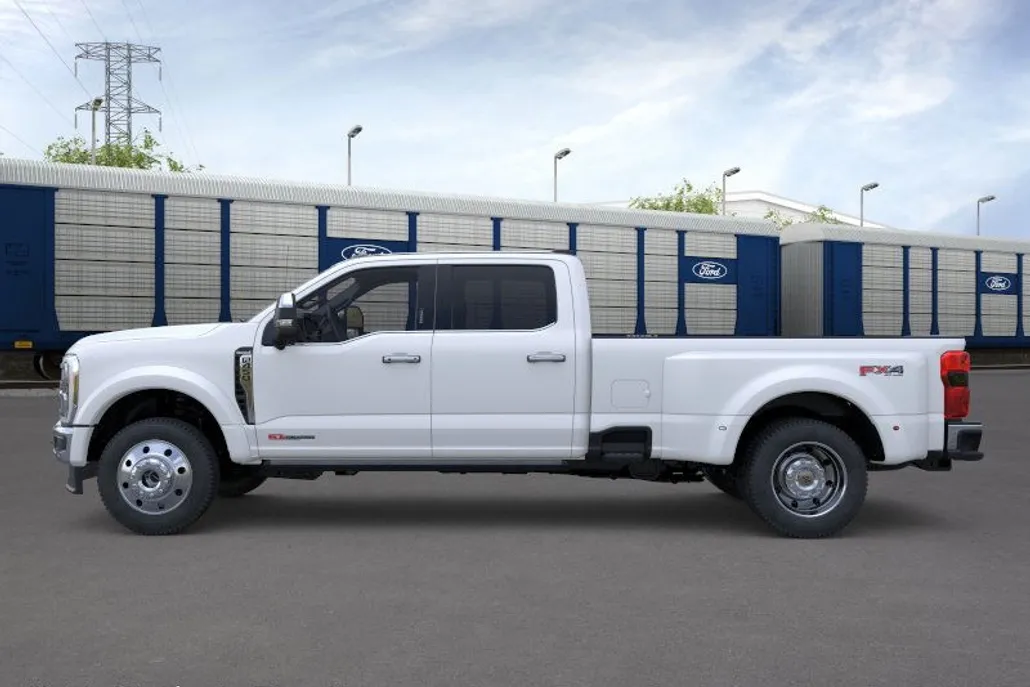 2026 Ford F-450 King Ranch photo 1