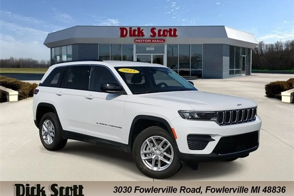 2023 Jeep Grand Cherokee Laredo photo 1