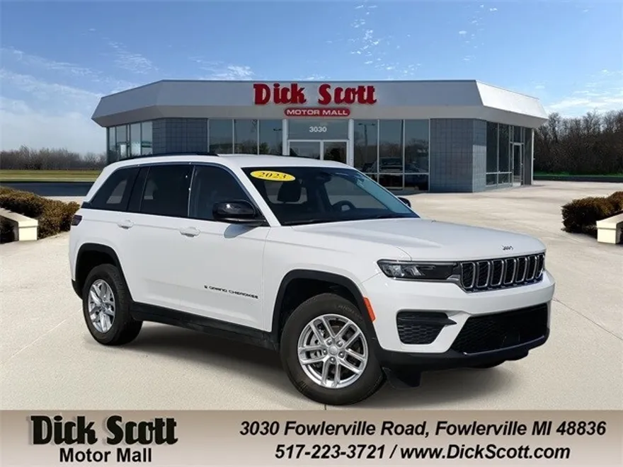 2023 Jeep Grand Cherokee Laredo photo 1