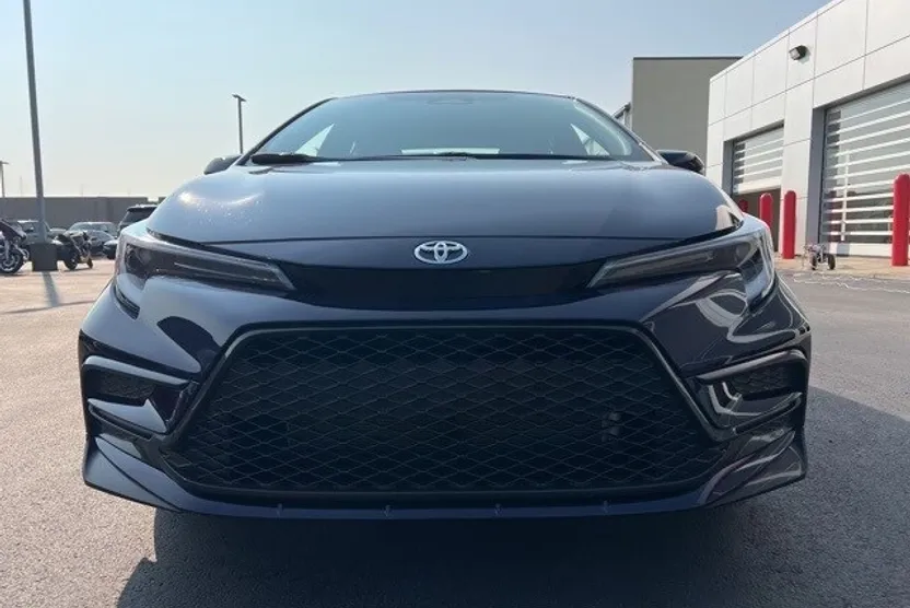 2024 Toyota Corolla SE photo 1