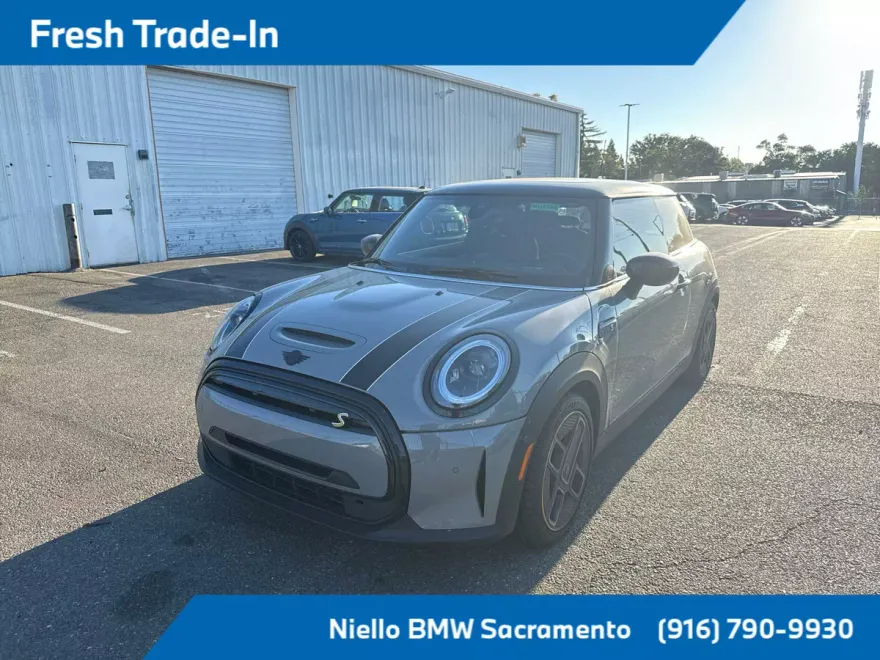 2023 Mini Cooper Hardtop SE photo 1