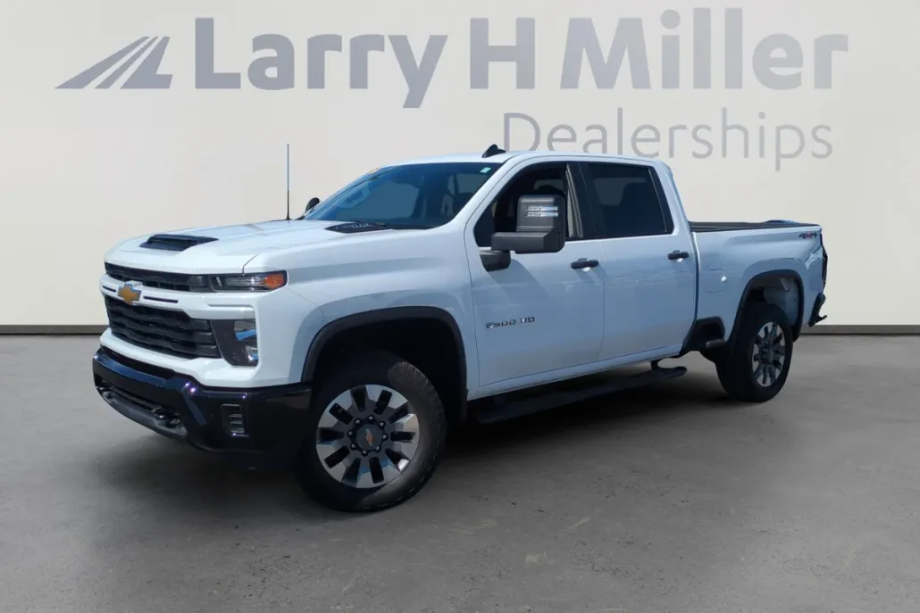 2024 Chevrolet Silverado 2500HD Custom photo 1