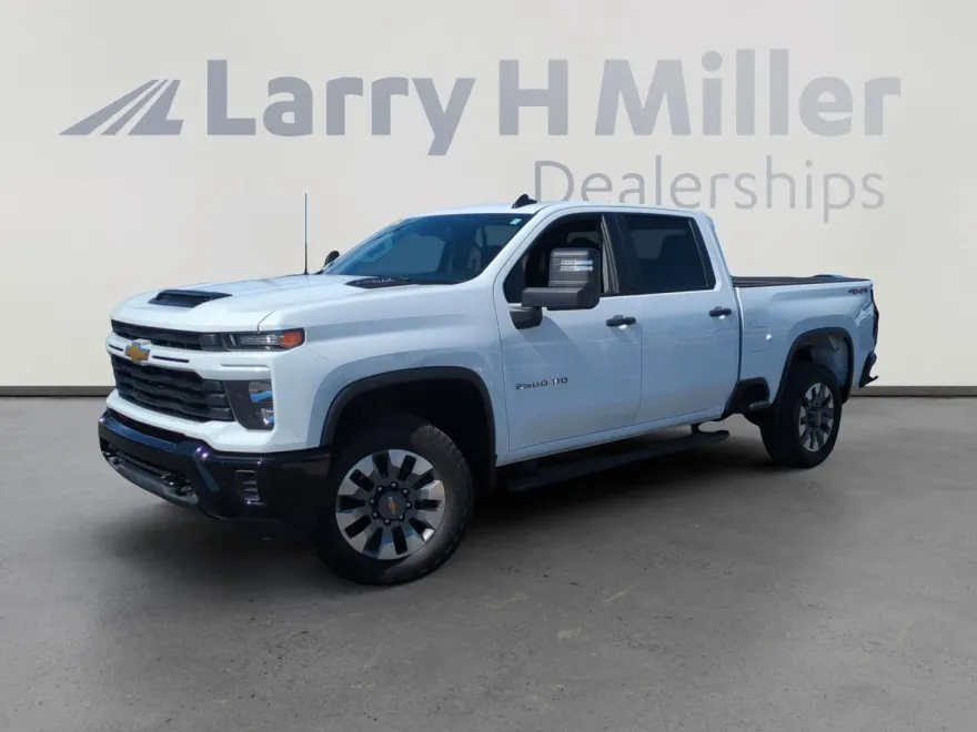 2024 Chevrolet Silverado 2500HD Custom photo 1