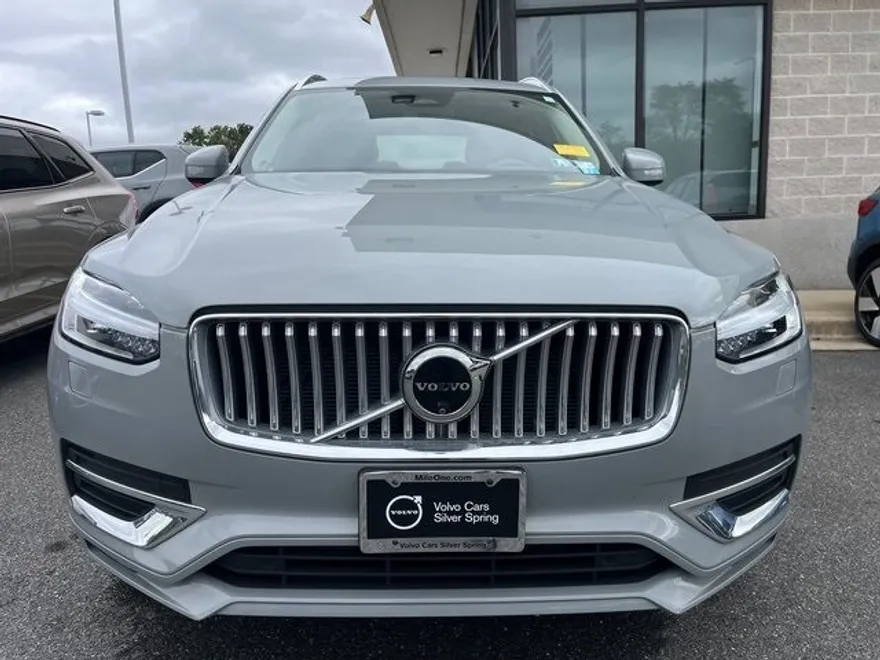 2024 Volvo XC90 Plus photo 1
