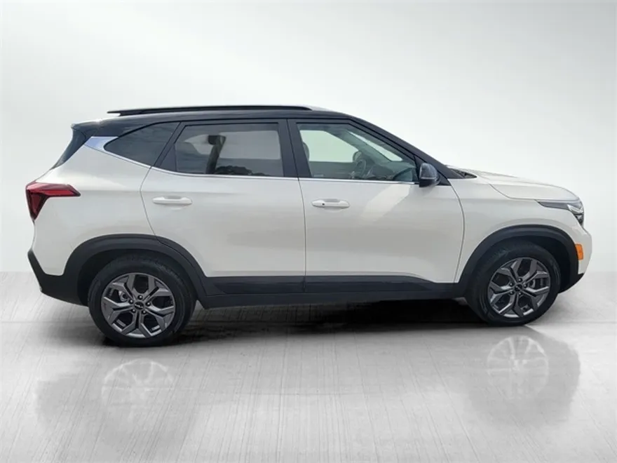 2024 Kia Seltos S photo 1