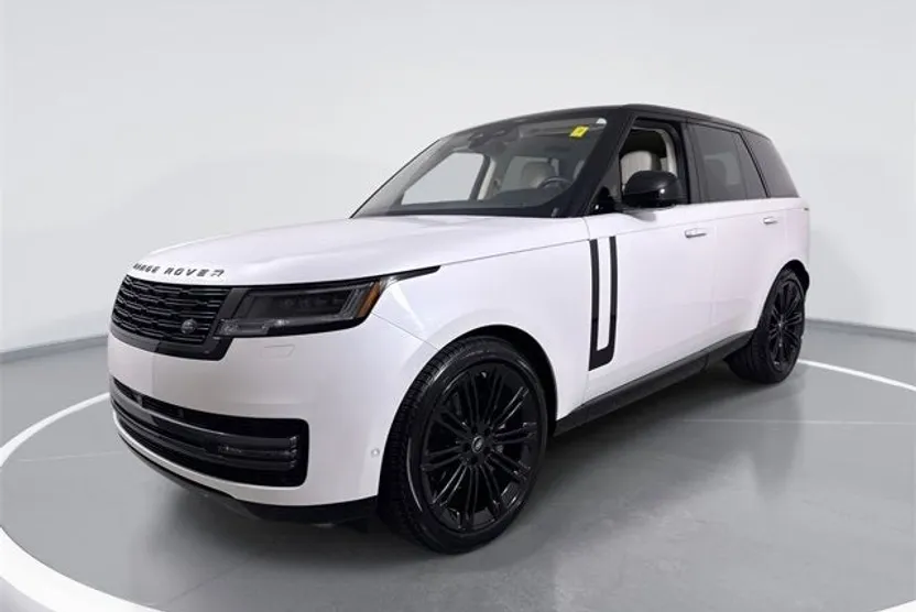 2024 Land Rover Range Rover SE photo 1