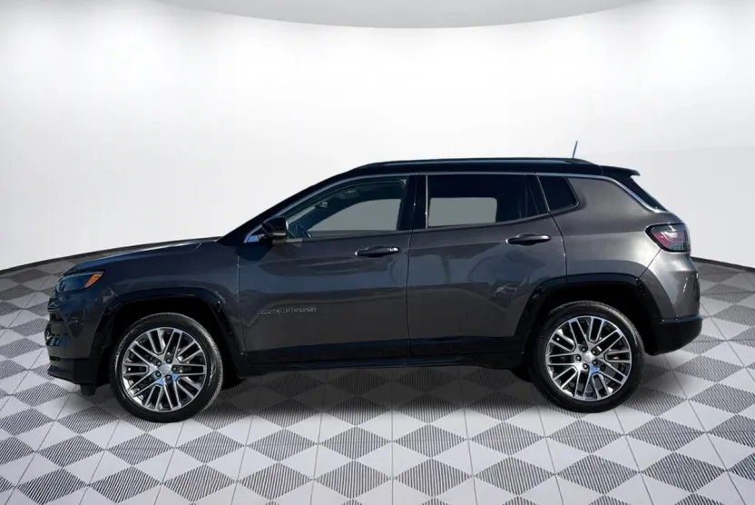 2022 Jeep Compass Limited photo 1