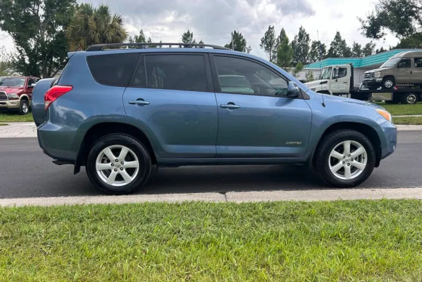 2006 Toyota RAV4 Limited photo 1