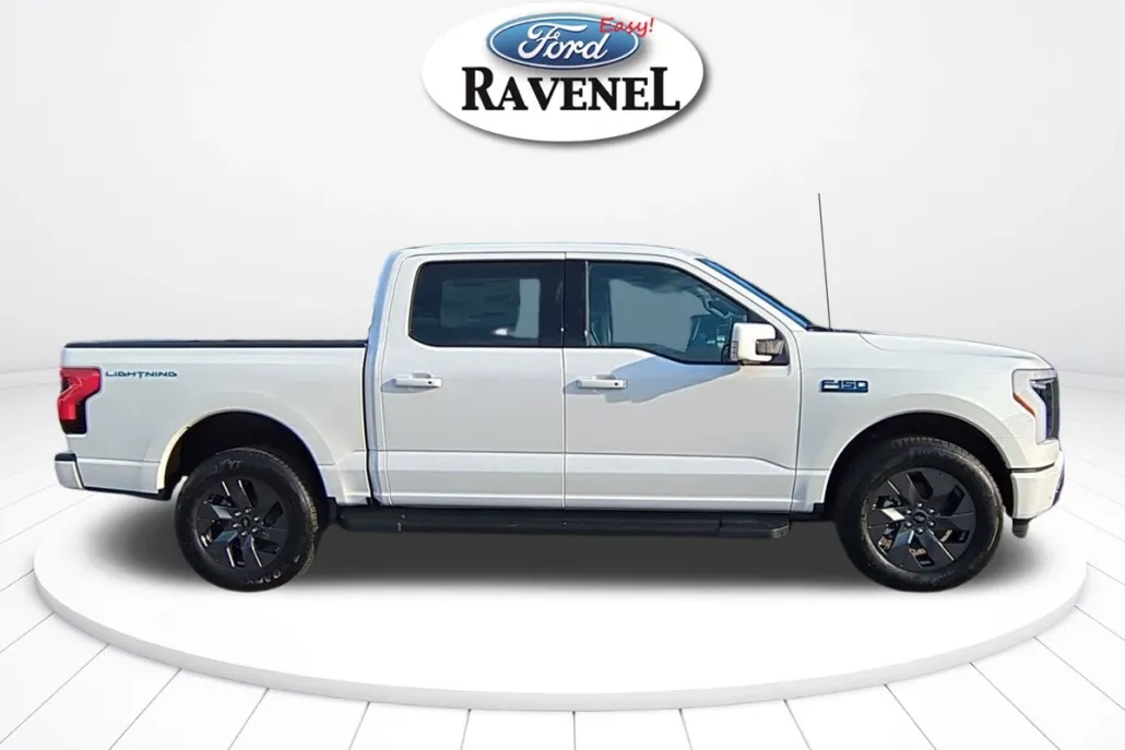 2025 Ford F-150 Lightning Lariat photo 1