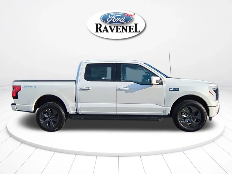 2025 Ford F-150 Lightning Lariat photo 1