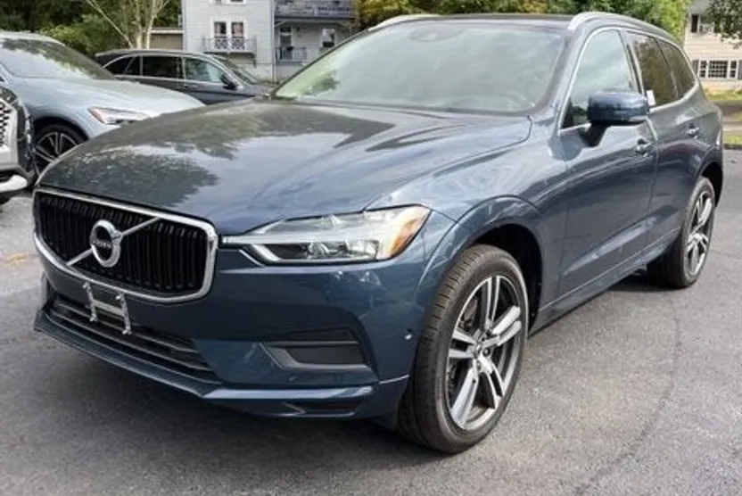 2019 Volvo XC60 T6 Momentum photo 1
