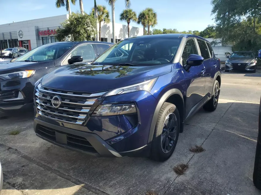 2024 Nissan Rogue SV photo 1