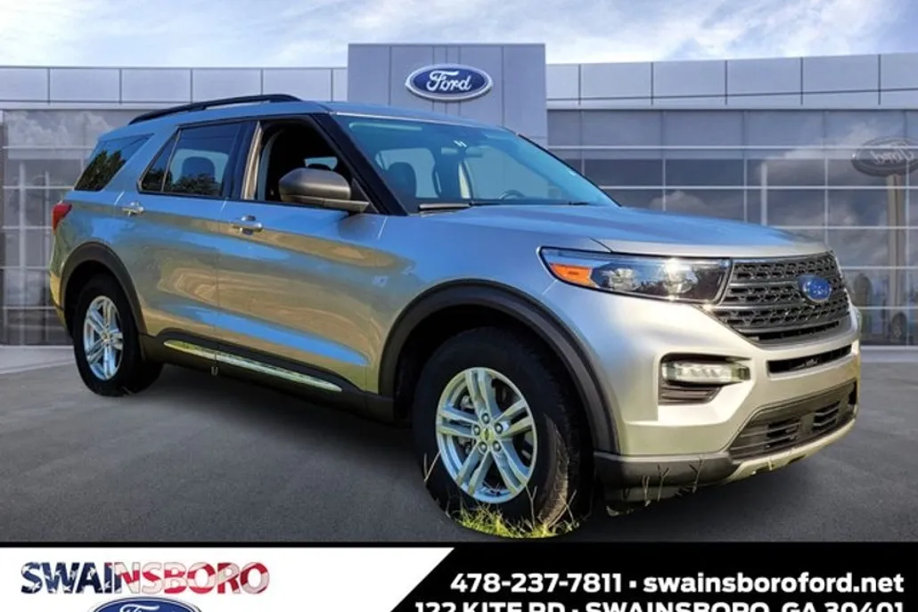 2023 Ford Explorer XLT photo 1