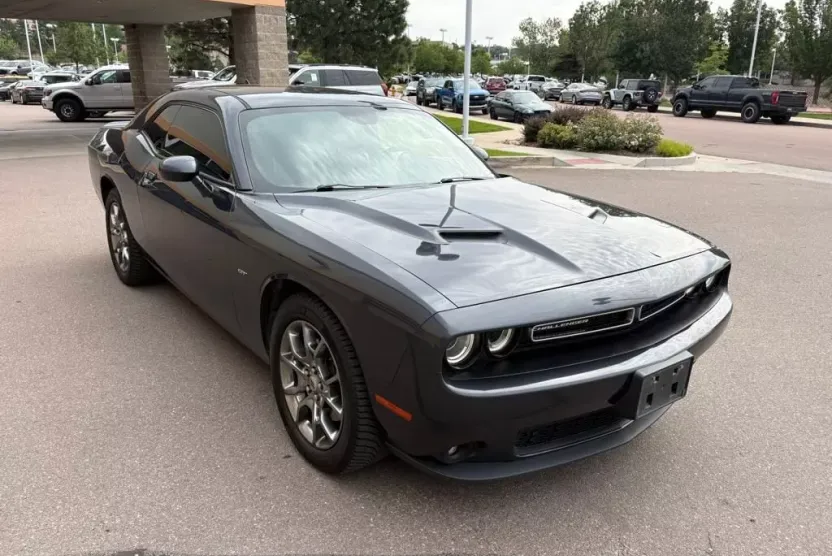 2017 Dodge Challenger GT photo 1