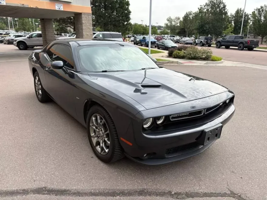 2017 Dodge Challenger GT photo 1