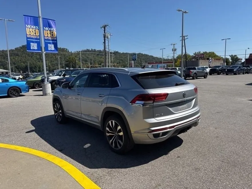 2020 Volkswagen Atlas Cross Sport V6 SEL R-Line photo 1