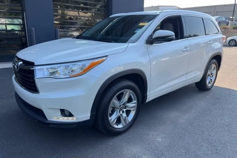 2016 Toyota Highlander Limited photo 1