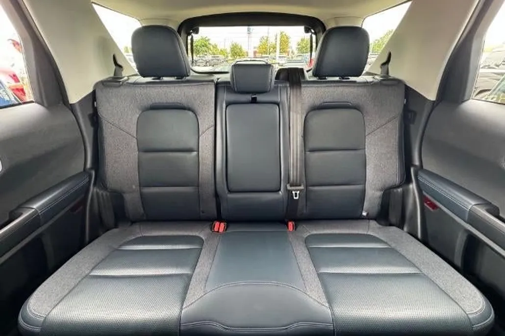 2021 Ford Bronco Outer Banks photo 1