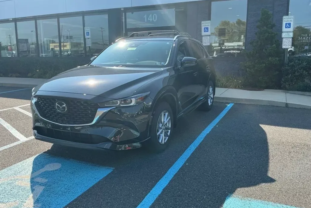 2025 Mazda CX-5 2.5 S Preferred photo 1