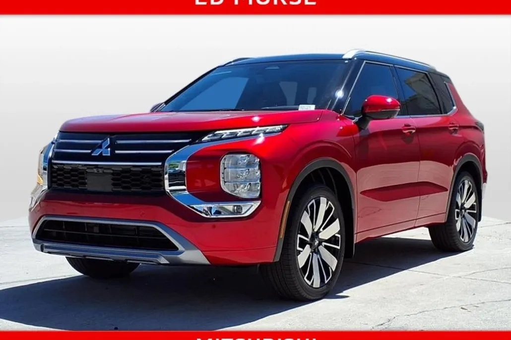 2025 Mitsubishi Outlander SEL photo 1