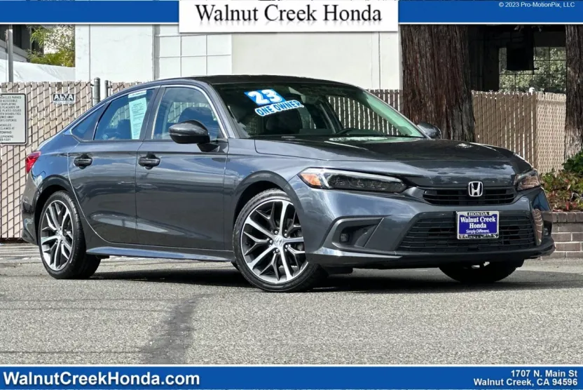 2023 Honda Civic Touring photo 1