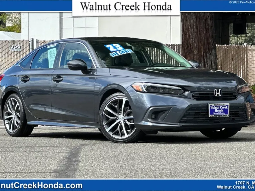 2023 Honda Civic Touring photo 1