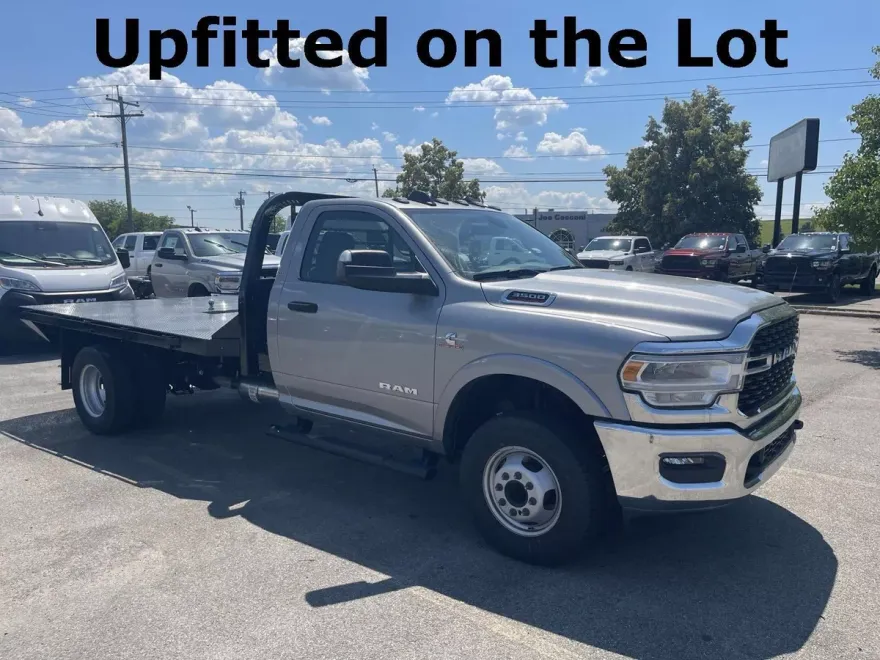 2022 Ram 3500 SLT photo 1