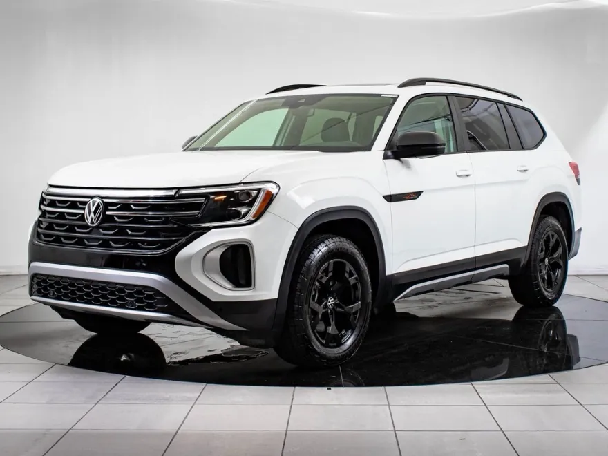 2025 Volkswagen Atlas Peak Edition SE photo 1