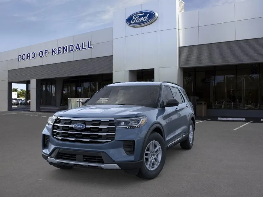 2025 Ford Explorer photo 1