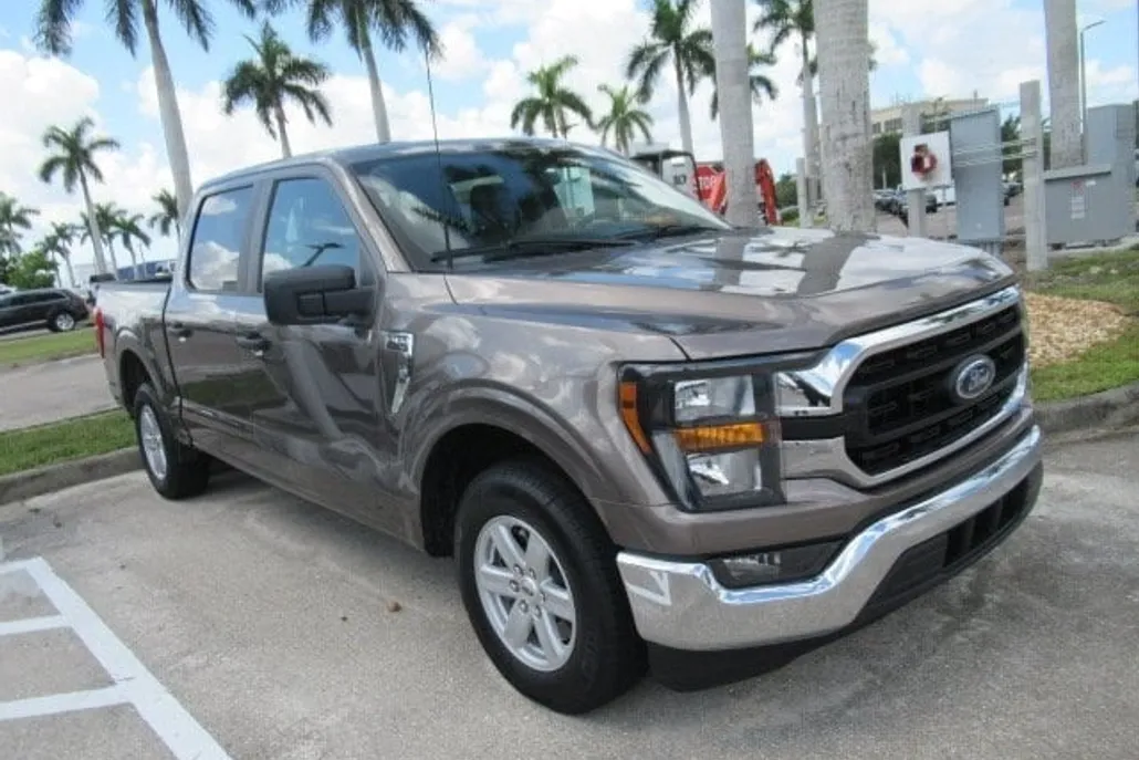 2023 Ford F-150 XLT photo 1