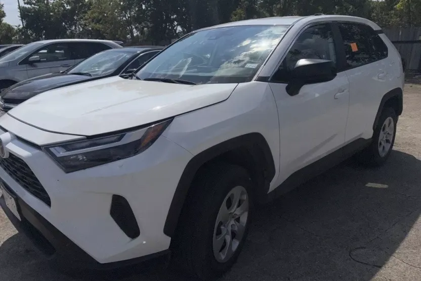 2025 Toyota RAV4 LE photo 1