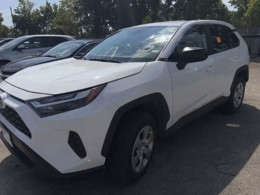 2025 Toyota RAV4 LE photo 1