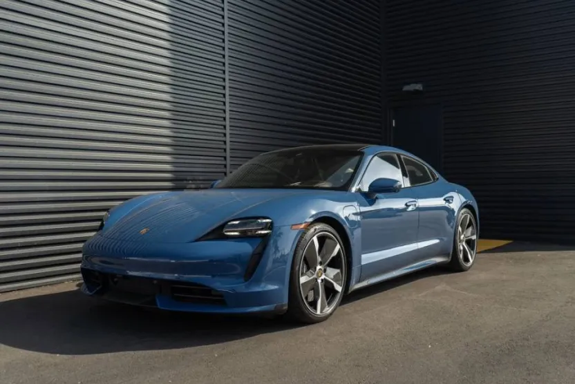 2022 Porsche Taycan Turbo photo 1