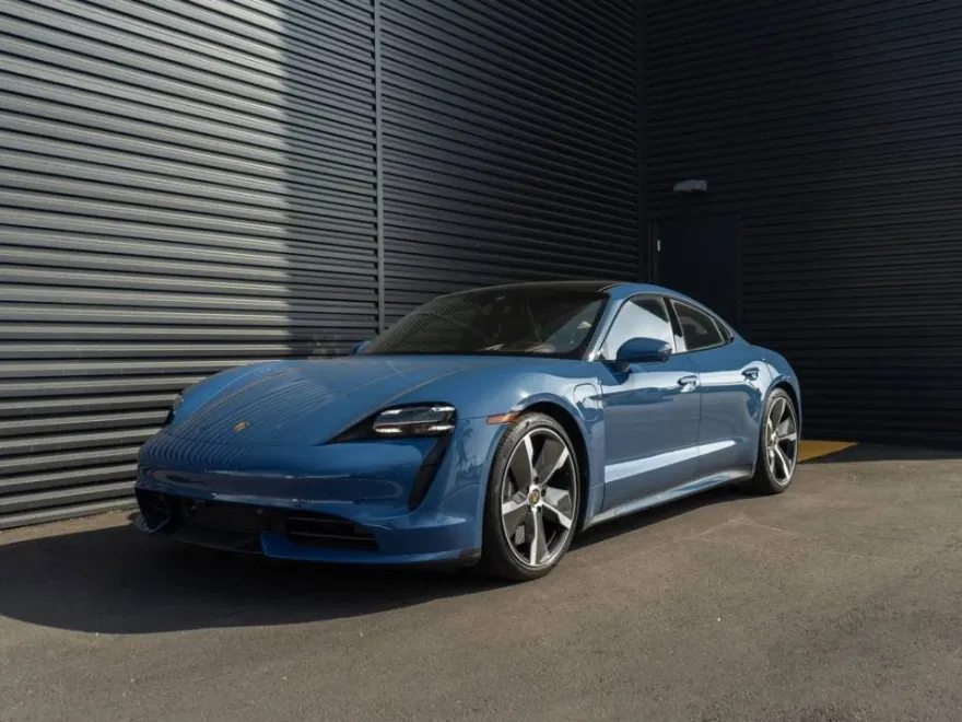 2022 Porsche Taycan Turbo photo 1