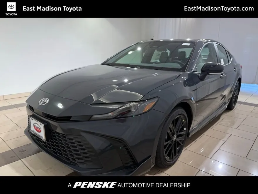 2026 Toyota Camry SE photo 1