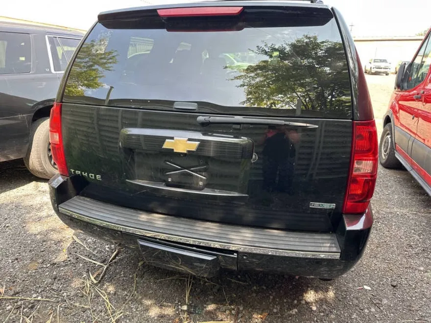 2011 Chevrolet Tahoe LTZ photo 1