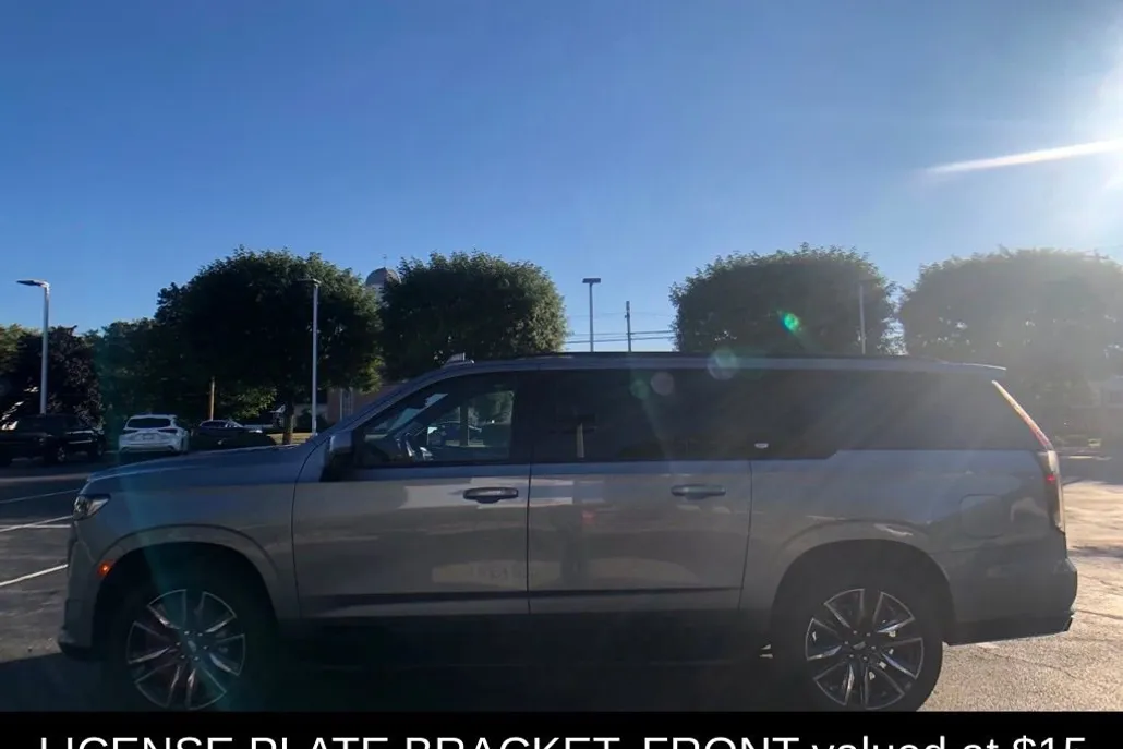 2023 Cadillac Escalade ESV Sport Platinum photo 1
