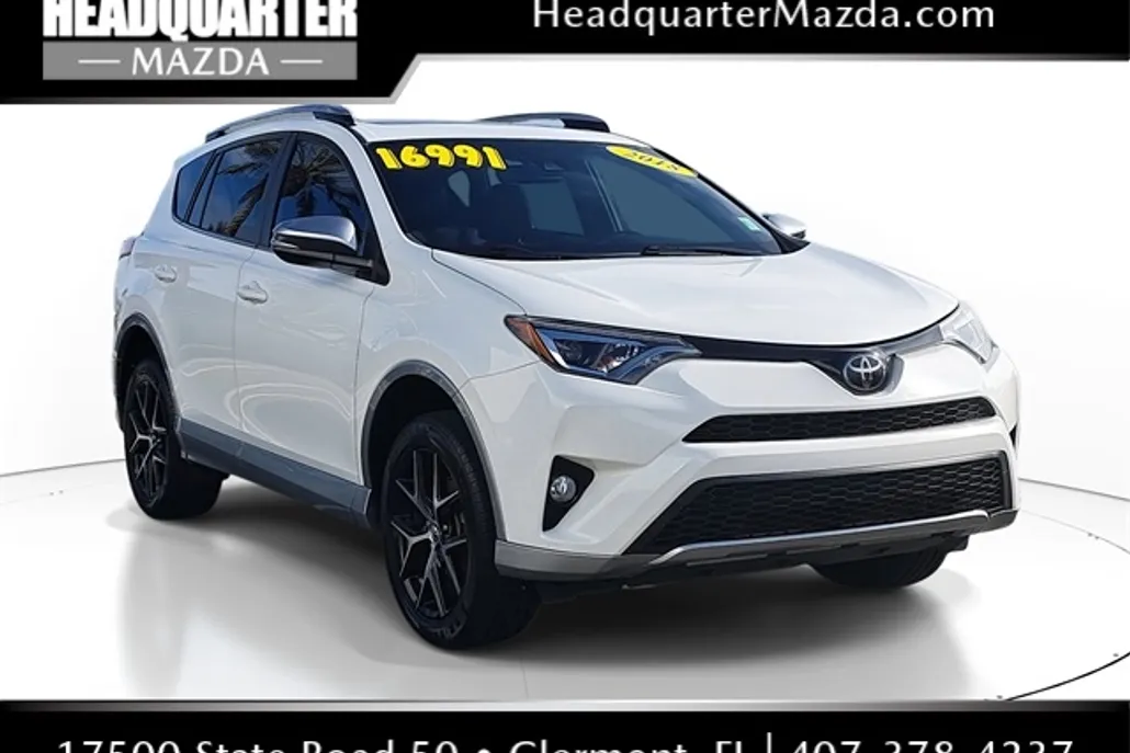 2018 Toyota RAV4 SE photo 1