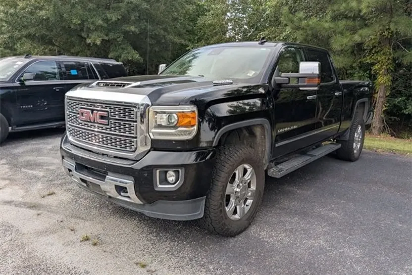 2018 Gmc Sierra 2500 HD Denali photo 1