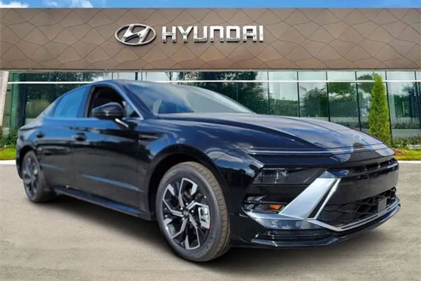 2025 Hyundai Sonata SEL photo 1