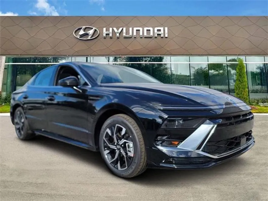 2025 Hyundai Sonata SEL photo 1