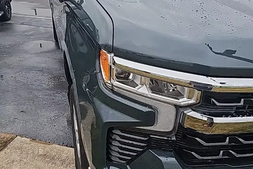 2025 Chevrolet Silverado 1500 LT photo 1
