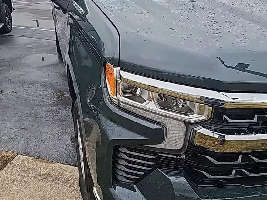 2025 Chevrolet Silverado 1500 LT photo 1